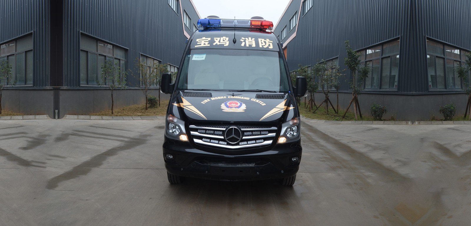 奔馳無(wú)人機(jī)指揮車